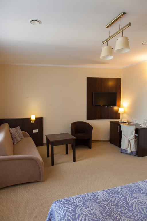 Hotel Ostrawa Wodzisław Śląski エクステリア 写真