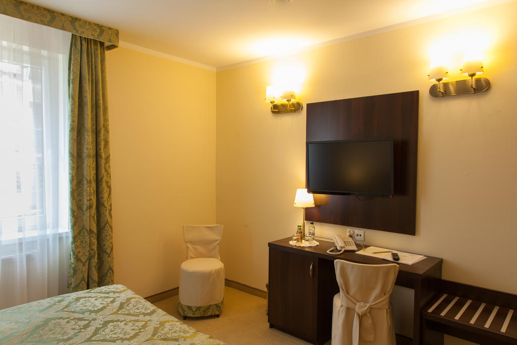 Hotel Ostrawa Wodzisław Śląski エクステリア 写真
