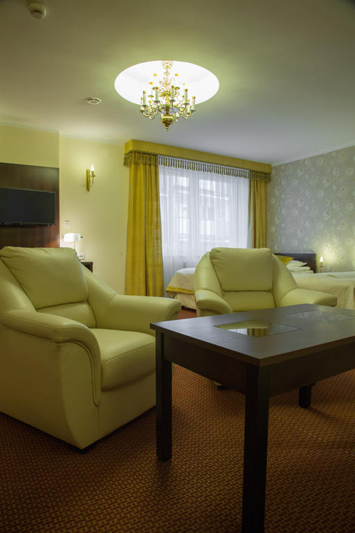 Hotel Ostrawa Wodzisław Śląski エクステリア 写真