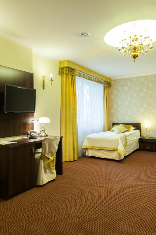 Hotel Ostrawa Wodzisław Śląski エクステリア 写真