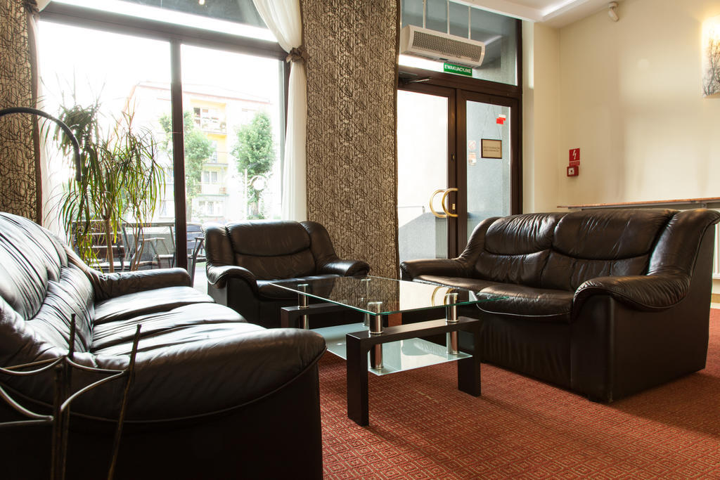Hotel Ostrawa Wodzisław Śląski エクステリア 写真